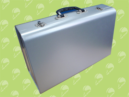 handle tin box